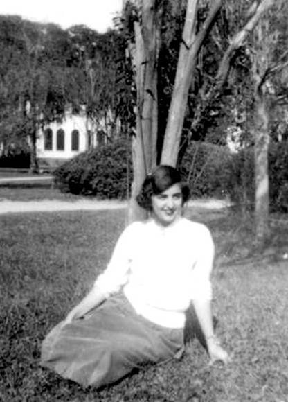 Description: Description: Description: Description: Description: Description: Description: mom 21 (ph15)