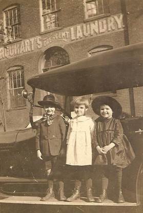 Charlie, Dorris Bowden, Tommye